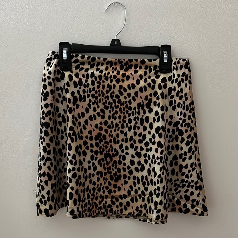 A Princess Polly cheetah print mini skirt. Never worn. Super cute!